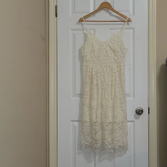 Summer H&M lace dress, Cream NWOT Summer H&M lace dress, Cream NWOT
